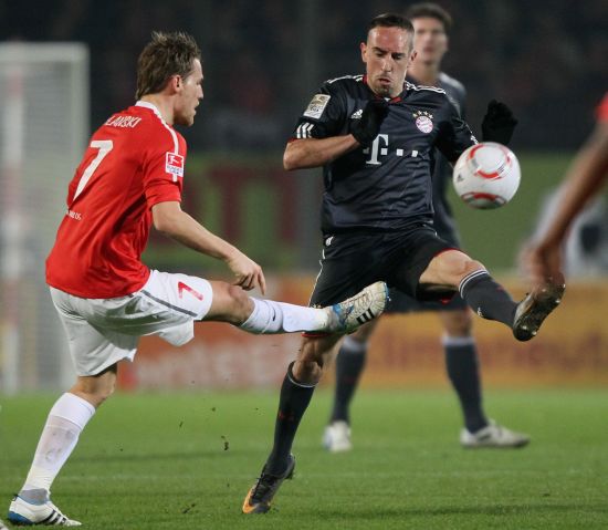 称沉着冷静 称沉着冷静