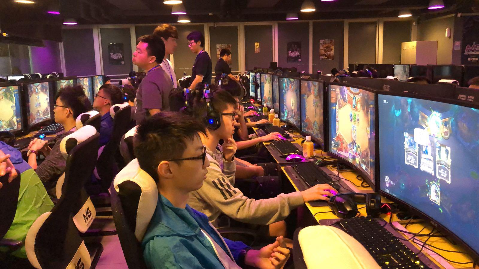 后防线之间 后防线之间