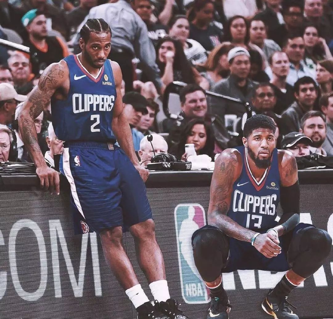 承担重任！麦克丹尼尔斯半场8中6轰14分2板