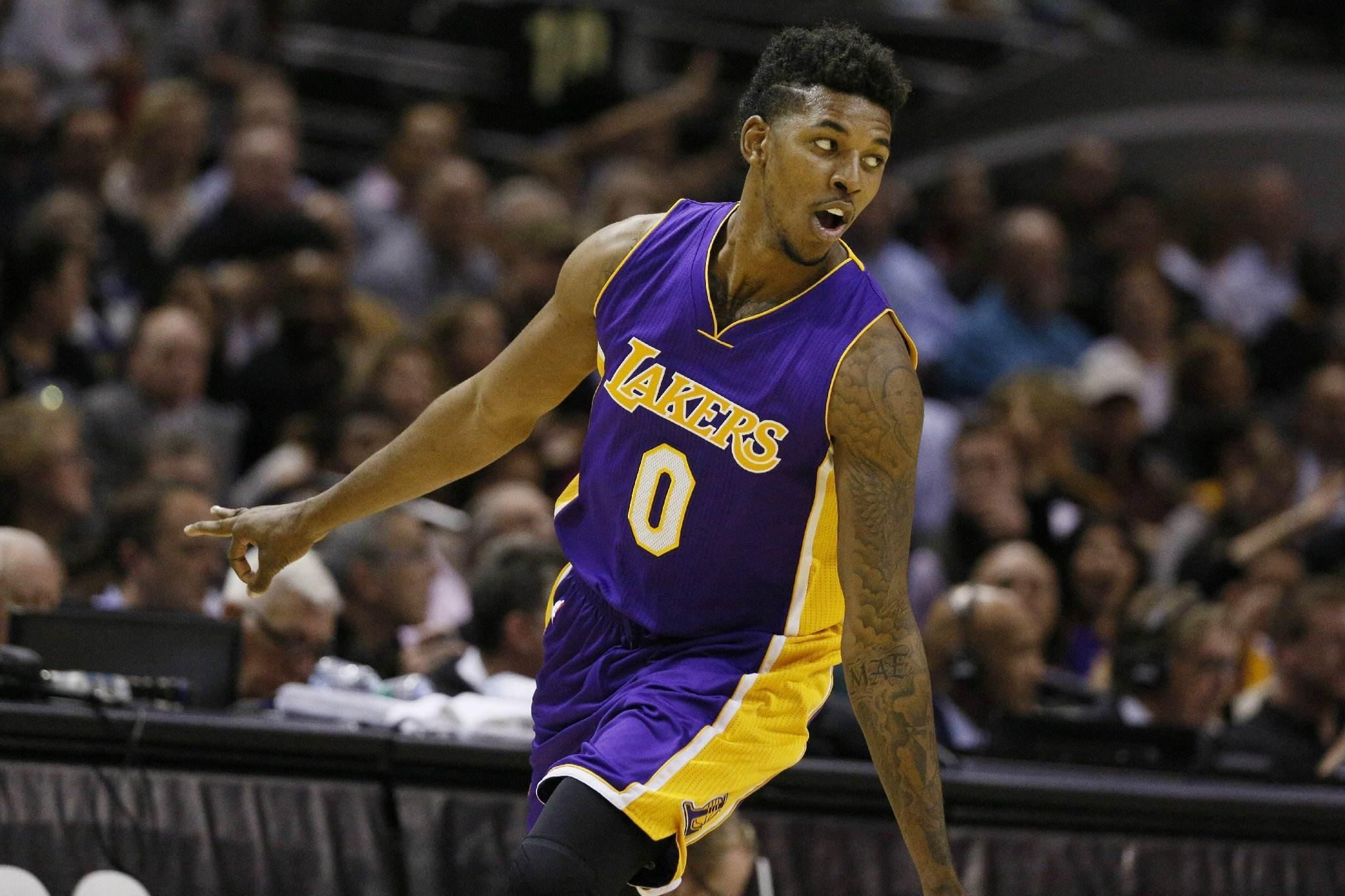 怀旧并不排 怀旧并不排